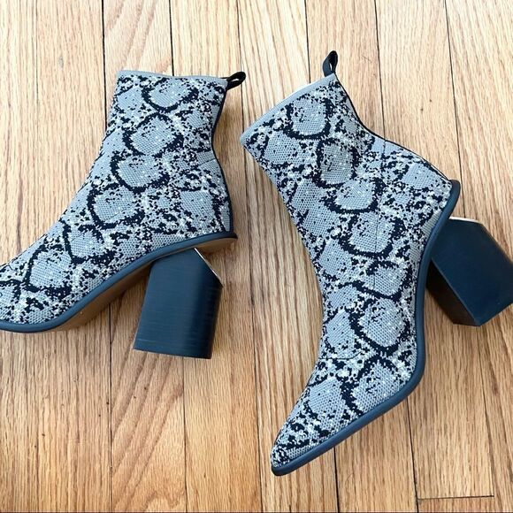 Steven Steve Madden Nikia Snakeskin Black & White Sock Bootie Size 5.5 - Picture 4 of 6